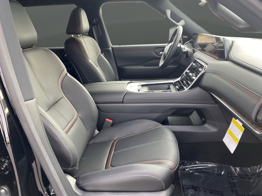 New 2025 Nissan Armada SL w/ Captain's Chari Seat Package AWD/4WD image 33