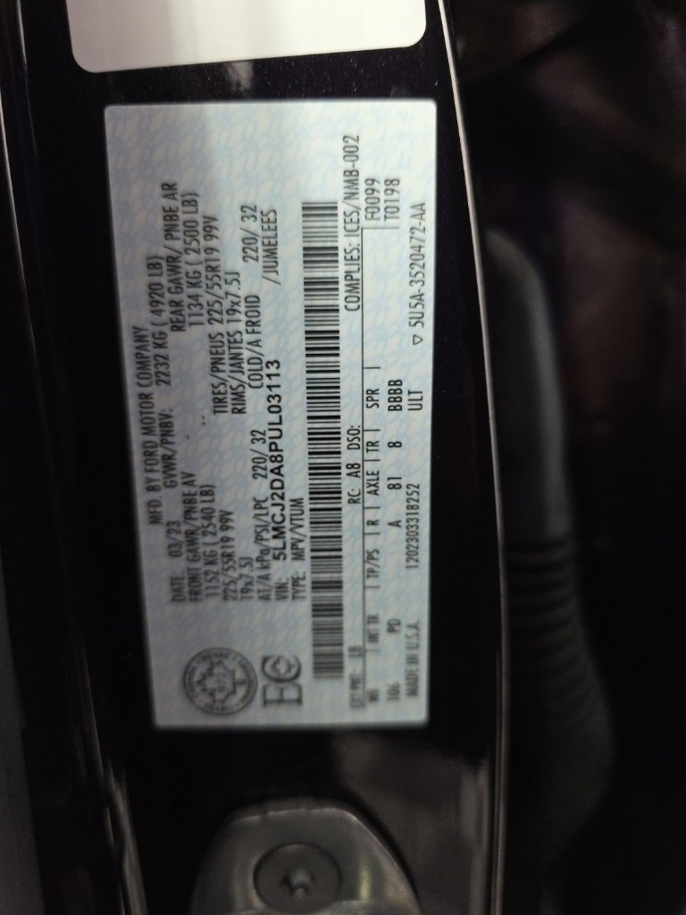 Used 2023 Lincoln Corsair Reserve w/ Equipment Group 201A image 11