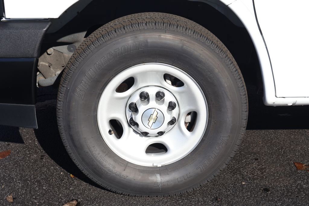Used 2022 Chevrolet Express 3500 w/ Driver Convenience Package image 11