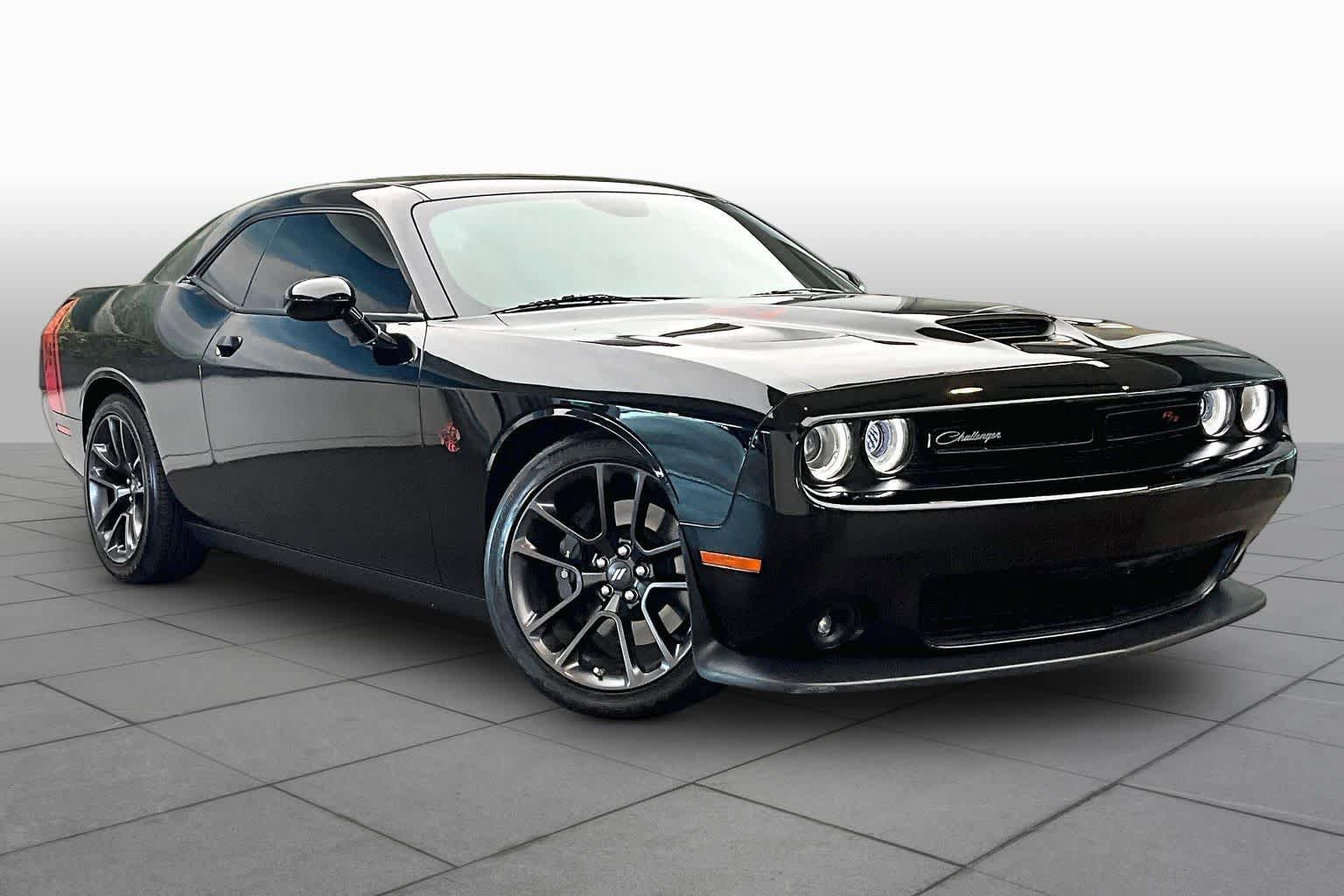 Used 2021 Dodge Challenger R/T Scat Pack RWD image 3
