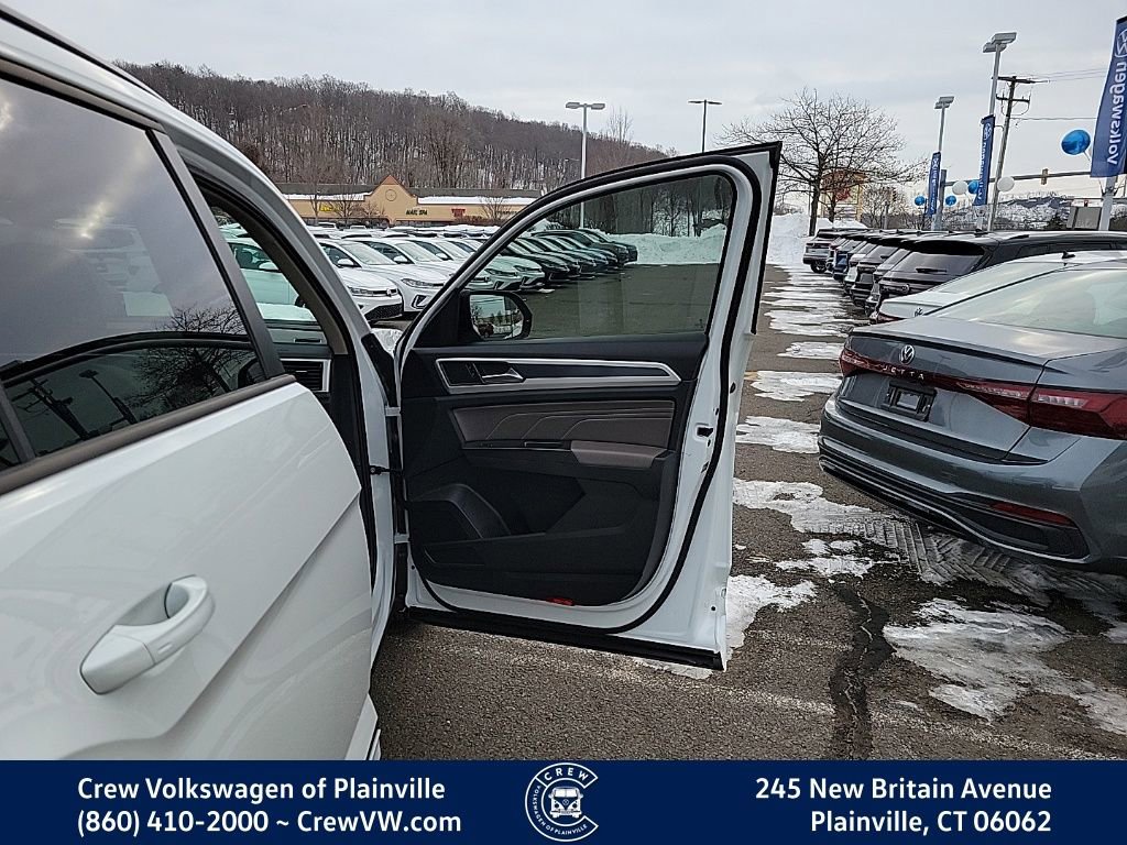 Certified 2023 Volkswagen Atlas SEL R-Line image 42