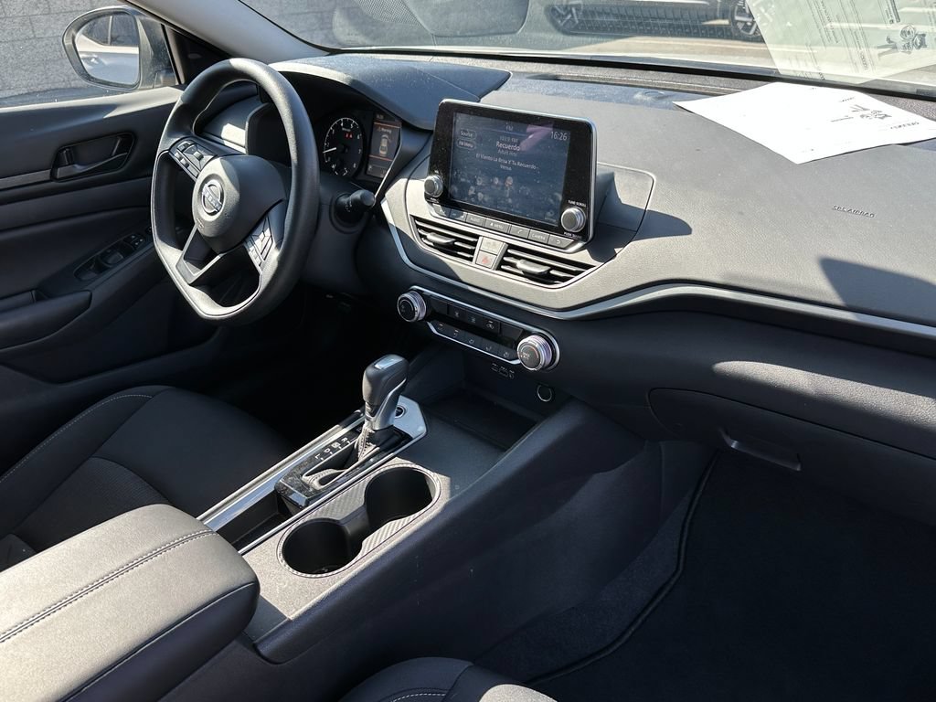 Used 2025 Nissan Altima 2.5 S FWD image 14
