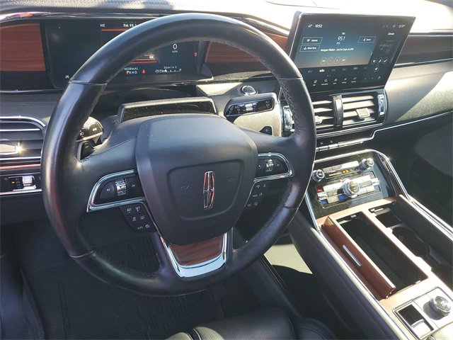 Used 2022 Lincoln Navigator Reserve image 16