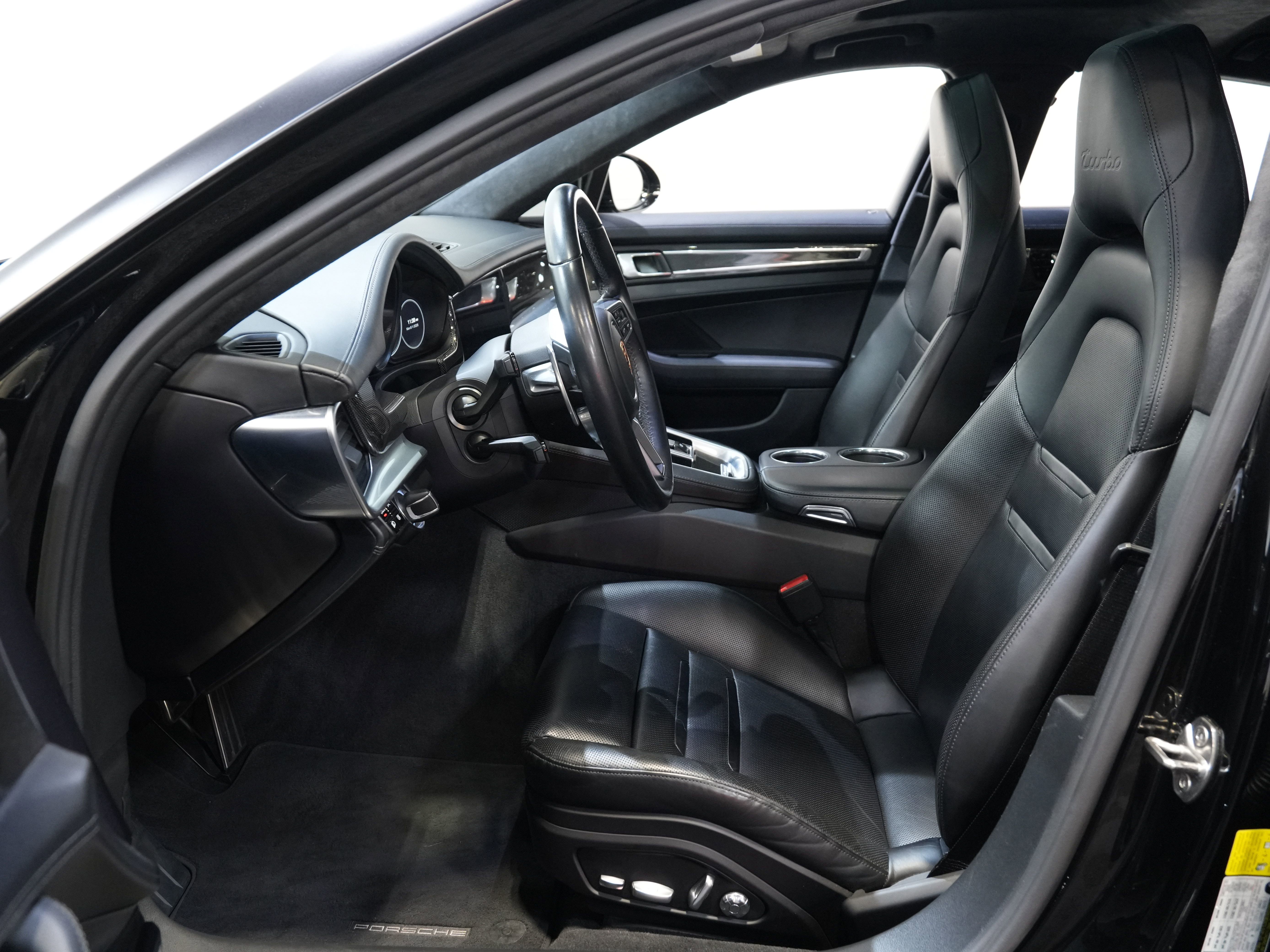 Used 2018 Porsche Panamera Turbo AWD/4WD image 30