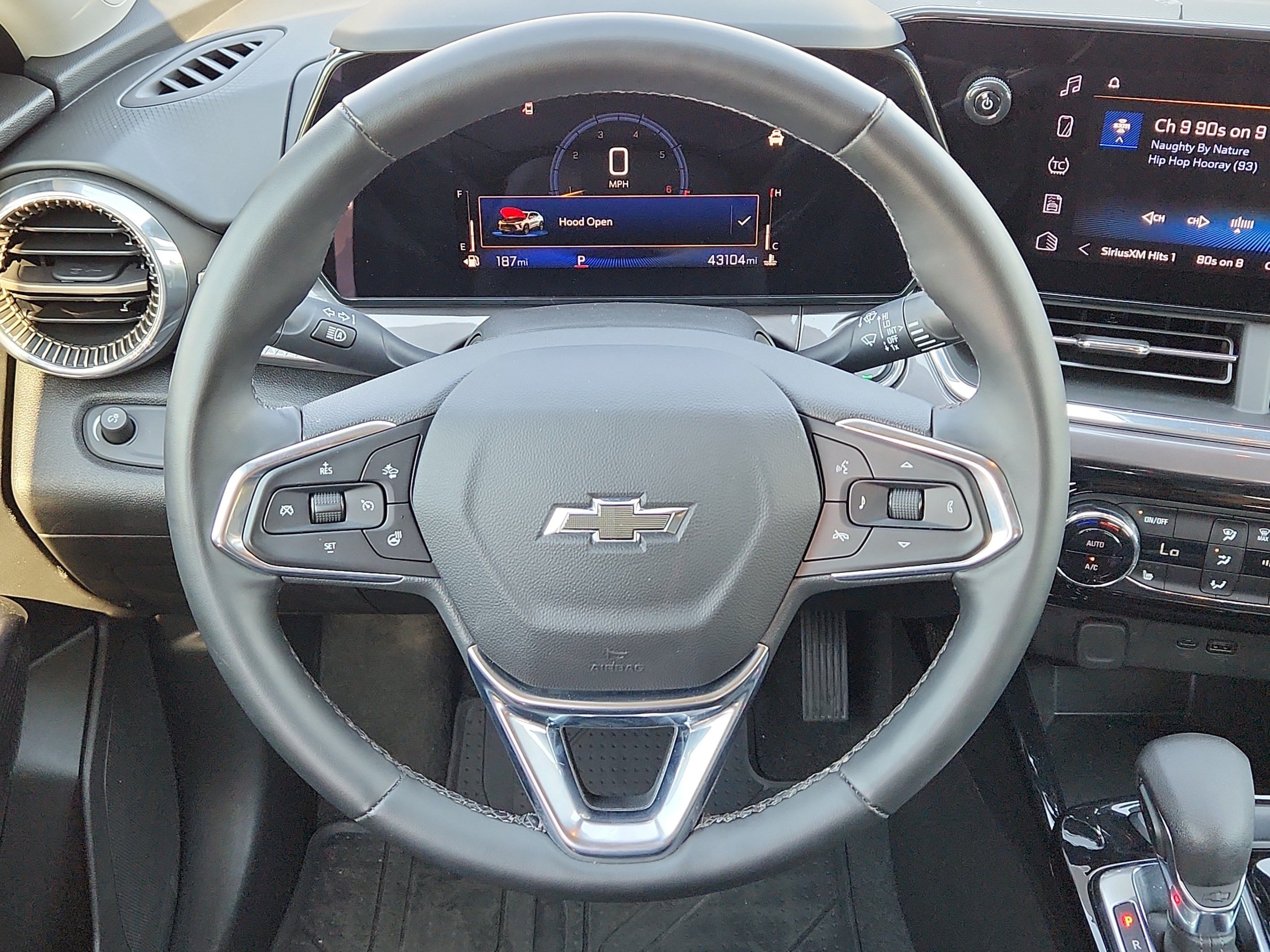 Used 2025 Chevrolet Trax ACTIV w/ Driver Confidence Package FWD image 18