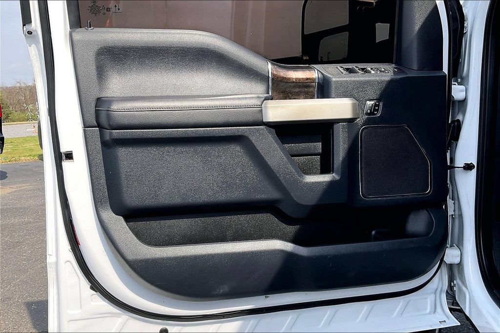 Used 2022 Ford F250 Lariat w/ Lariat Ultimate Package AWD/4WD image 23