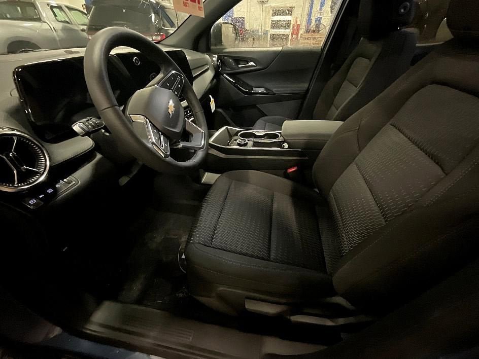 New 2026 Chevrolet Equinox LT w/ Safety and Technology Package image 29
