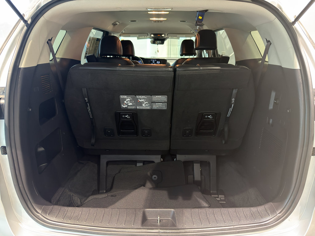 Used 2023 Kia Carnival LX FWD image 20