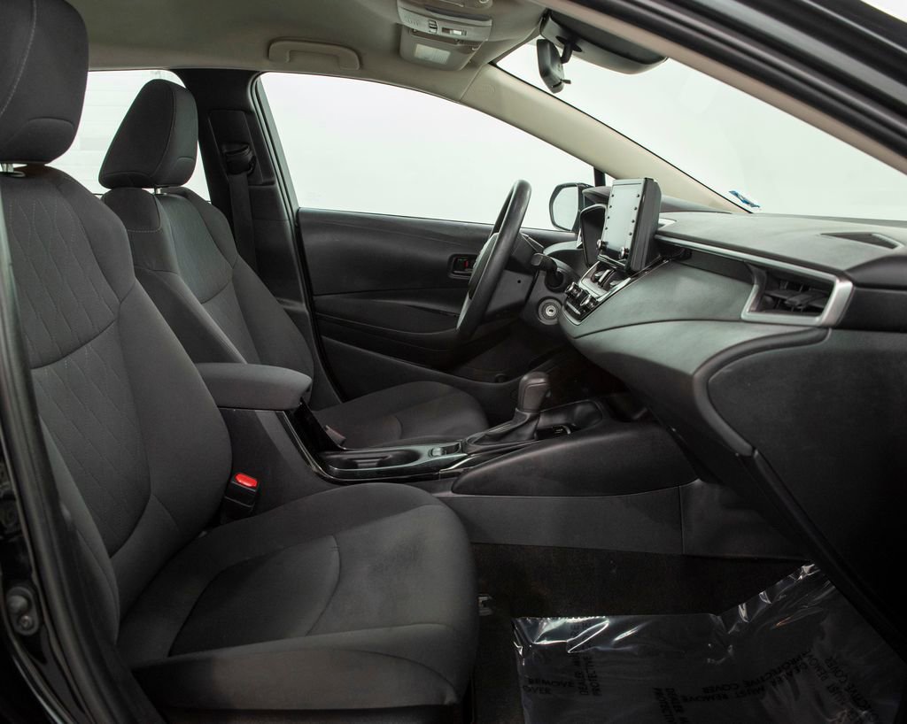 Used 2022 Toyota Corolla LE image 17