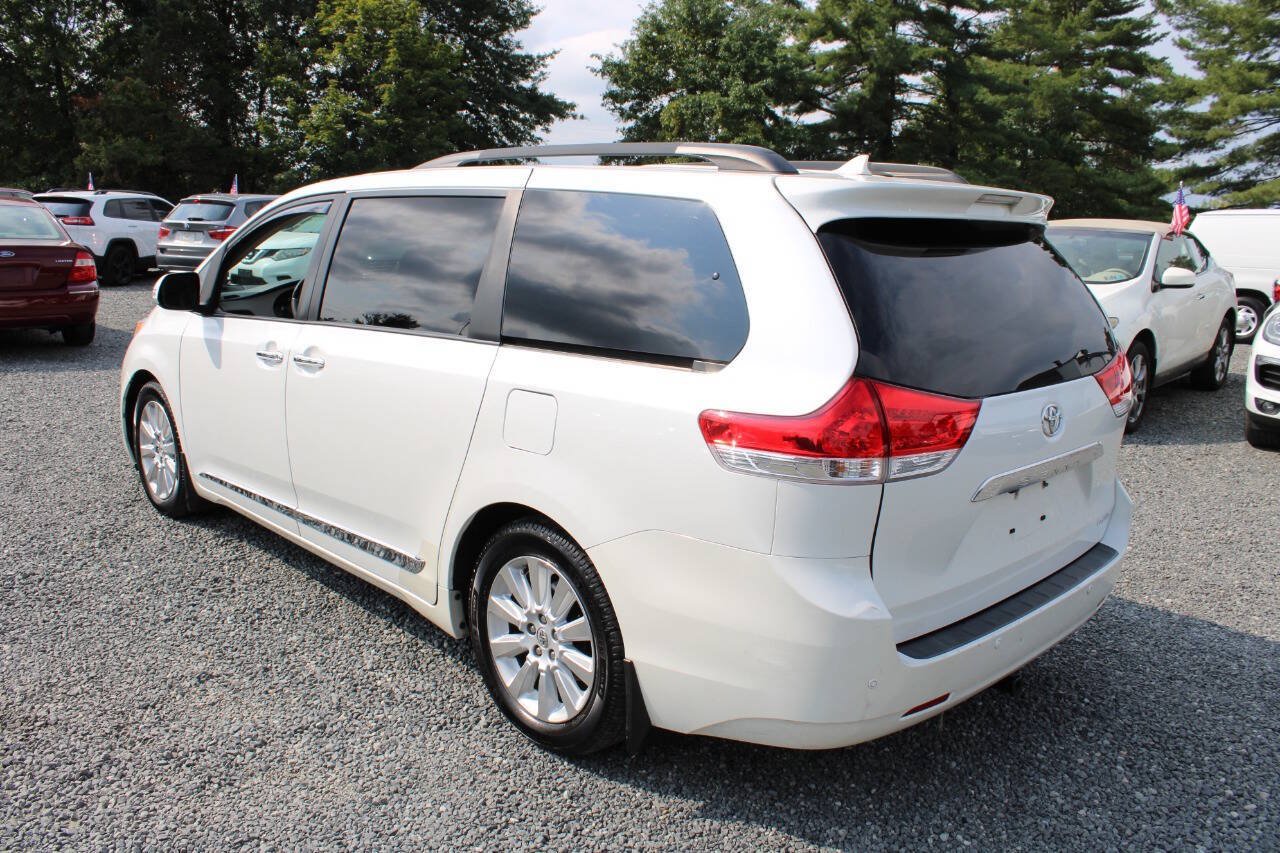 Used 2013 Toyota Sienna Limited w/ Premium Pkg FWD image 9