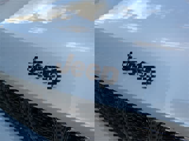 New 2025 Jeep Grand Cherokee L Altitude image 12