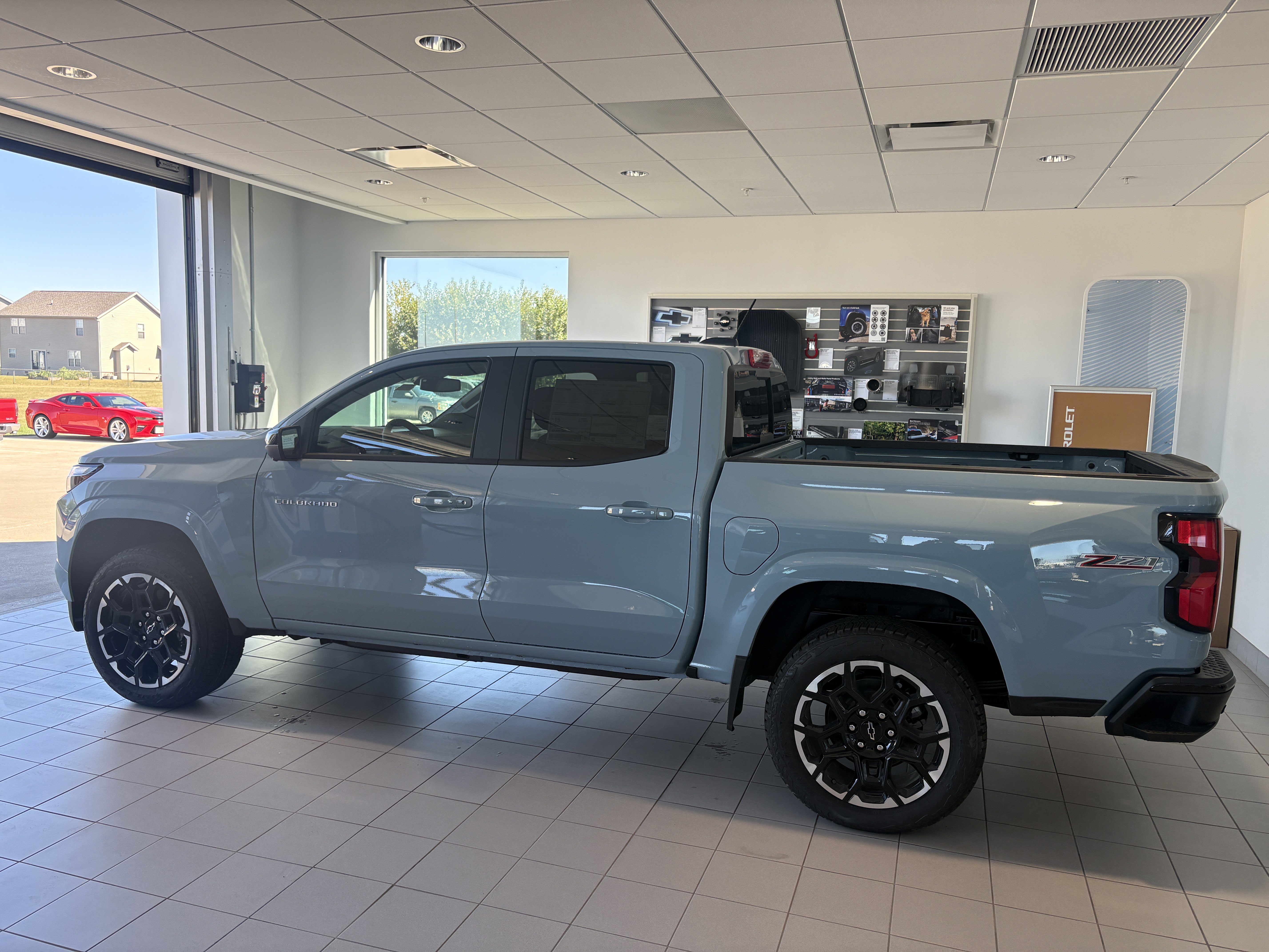 New 2026 Chevrolet Colorado Z71 w/ Technology Package image 2