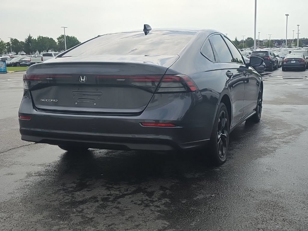 Used 2017 Honda CR-V EX image 7