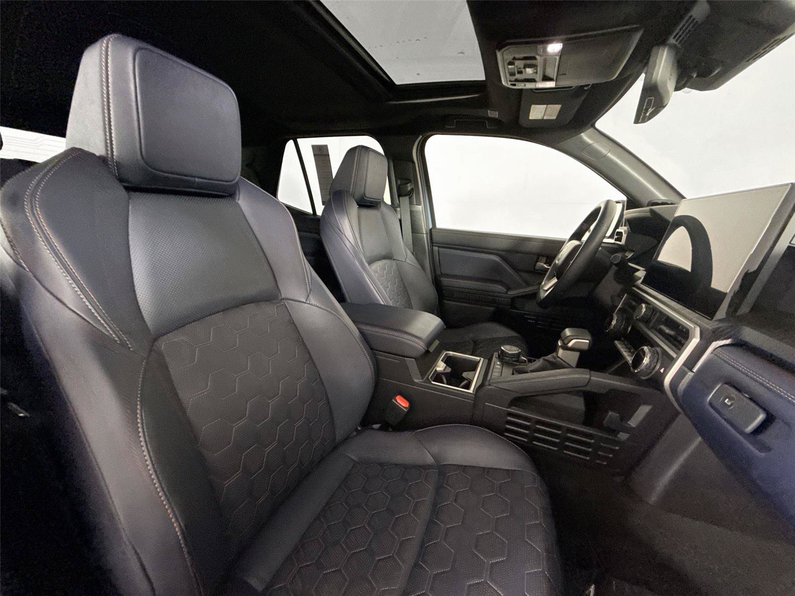 Certified 2025 Toyota 4Runner Platinum AWD/4WD image 43