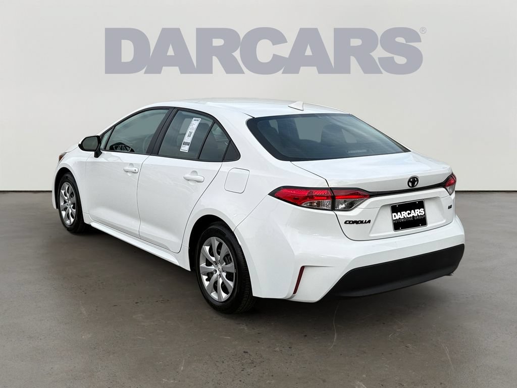 Used 2025 Toyota Corolla LE FWD image 5