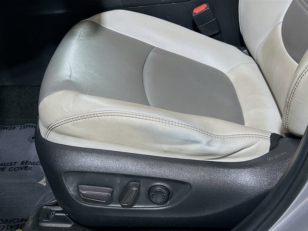Used 2022 Toyota RAV4 XLE Premium FWD image 16
