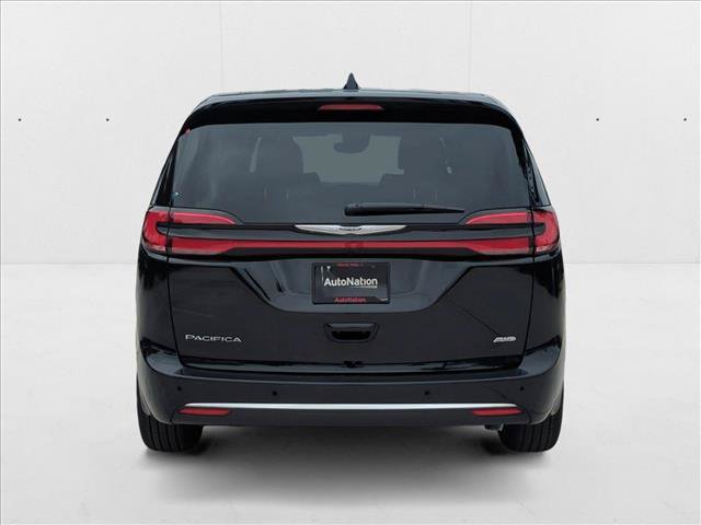 New 2025 Chrysler Pacifica Select AWD/4WD image 8