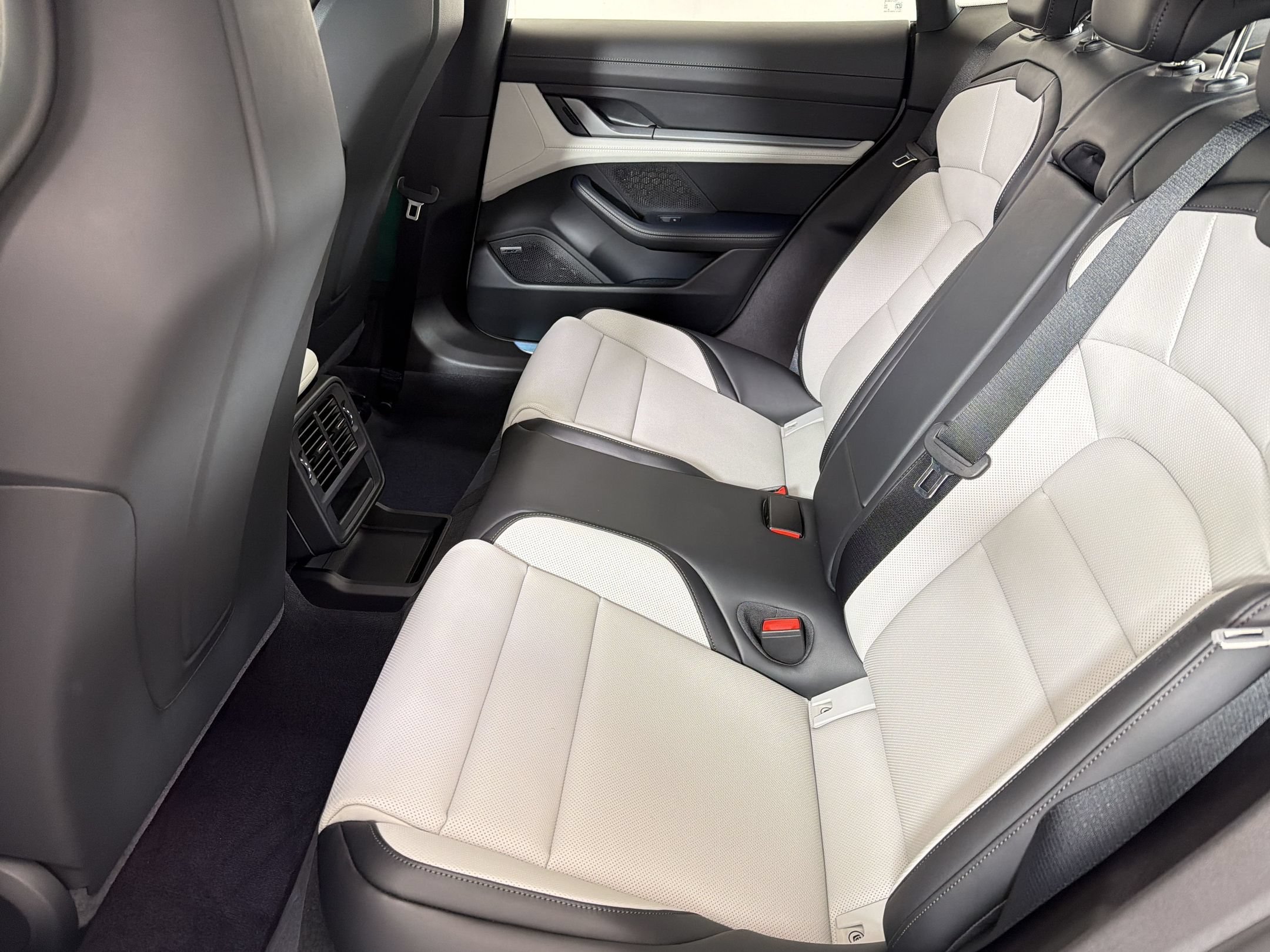 New 2026 Porsche Taycan AWD/4WD image 16