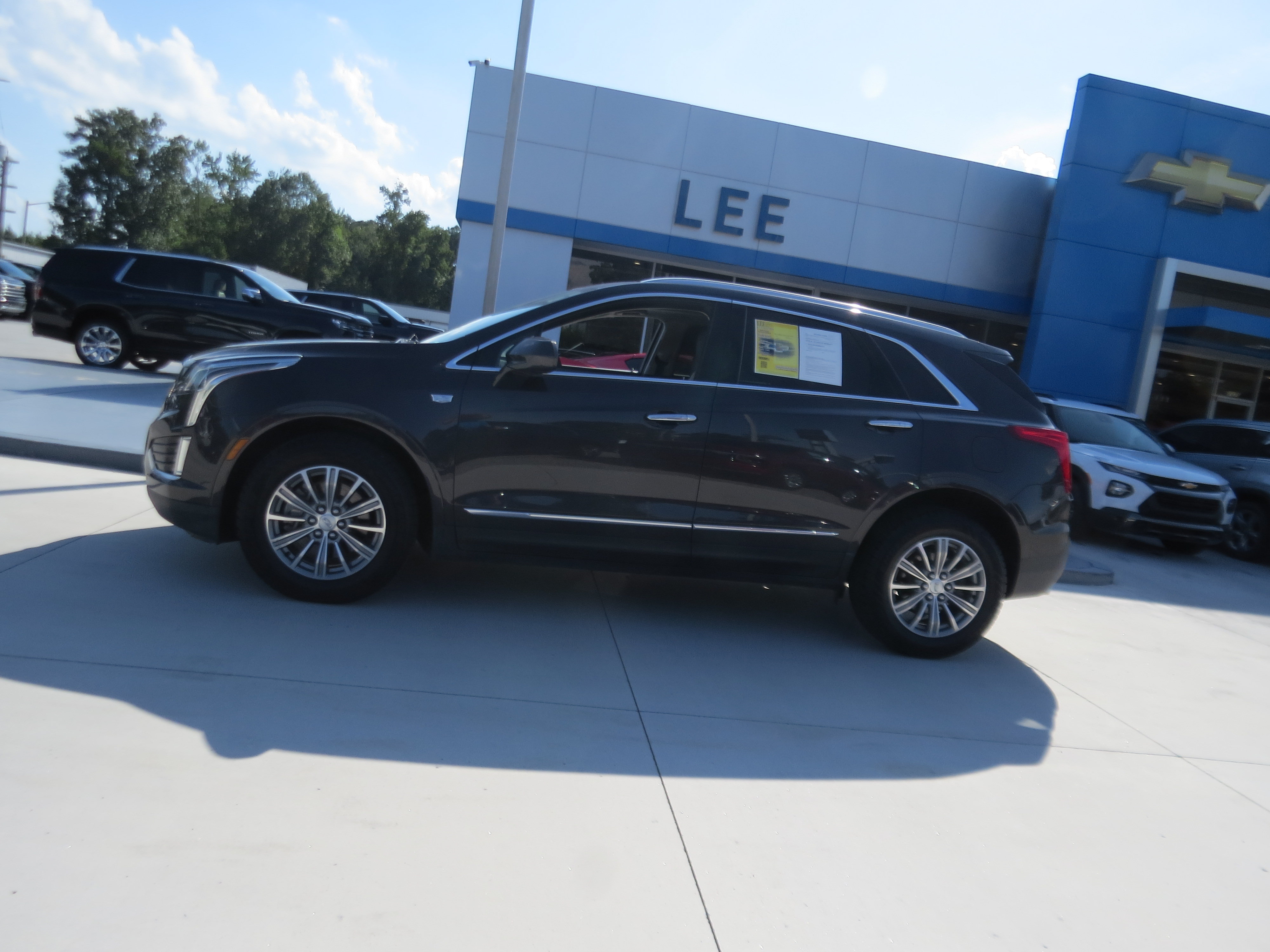 Certified 2017 Cadillac XT5 Luxury w/ Driver Awareness Package FWD image 2