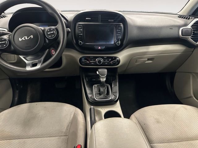 Used 2023 Kia Soul LX w/ LX Technology Package image 11