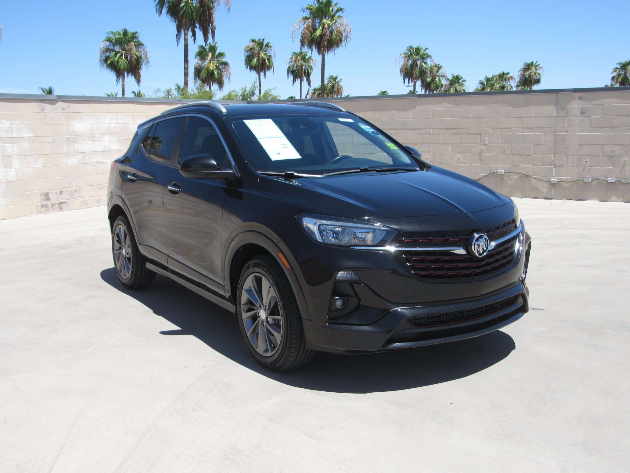 Used 2022 Buick Encore GX Select w/ Sport Touring Package FWD image 2