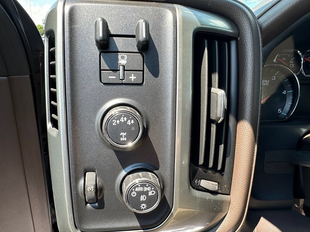 Used 2018 Chevrolet Silverado 3500 LTZ w/ Duramax Plus Package AWD/4WD image 17