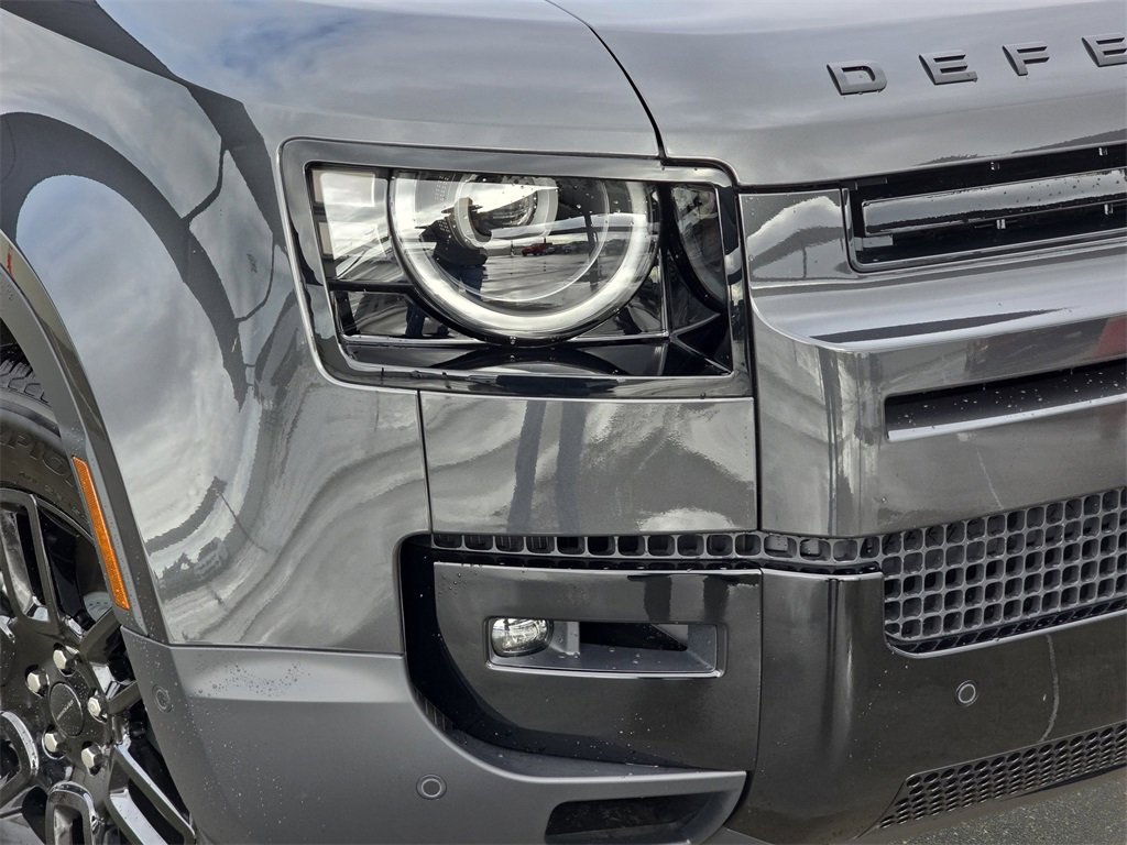 New 2026 Land Rover Defender 110 S image 32
