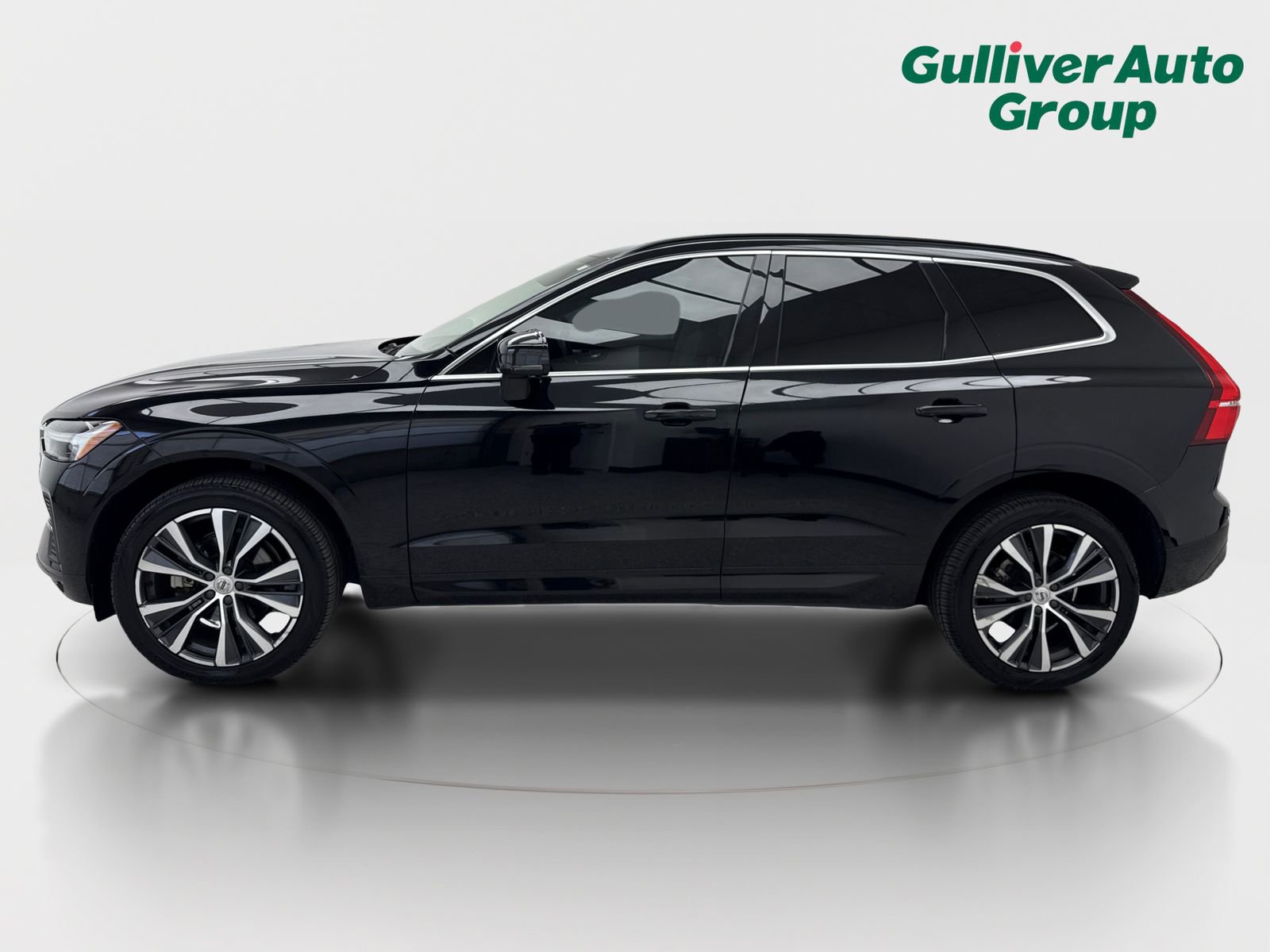 Used 2022 Volvo XC60 B5 Momentum w/ Protection Package Premier FWD image 3
