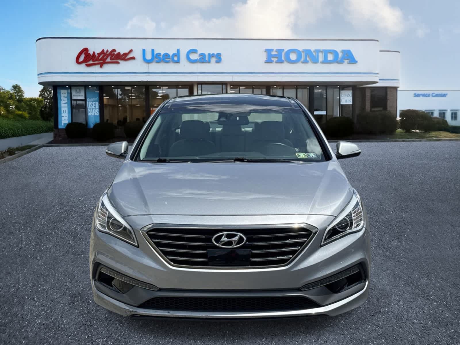 Used 2016 Hyundai Sonata Limited w/ Option Group 05 FWD image 8