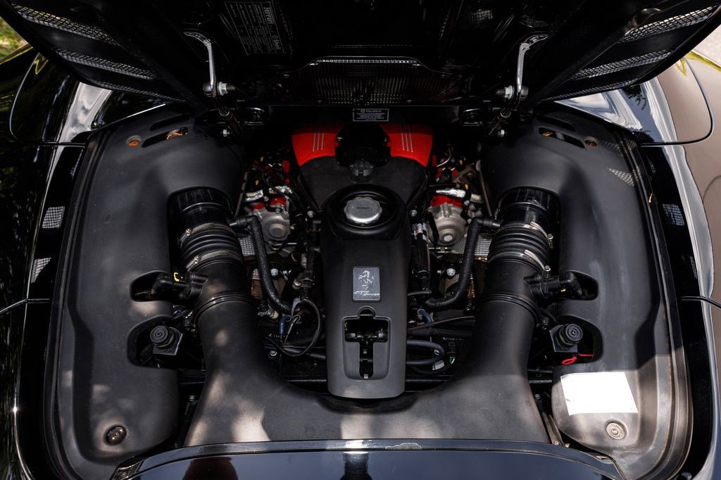 Used 2018 Ferrari 488 Spider image 17