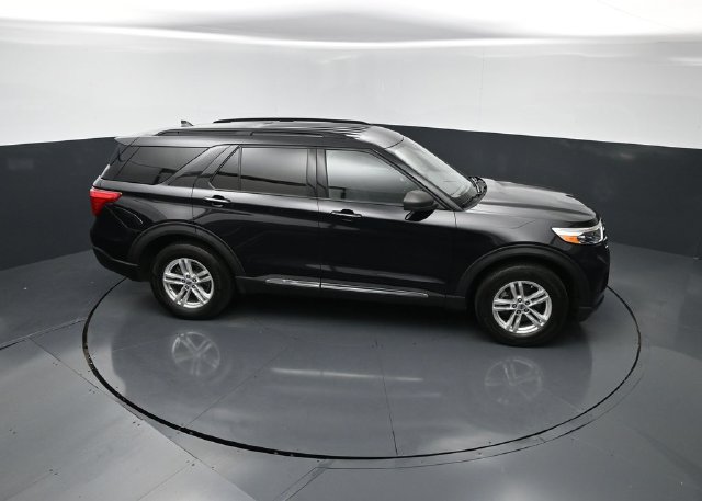 Used 2020 Ford Explorer XLT w/ Comfort Package AWD/4WD image 28
