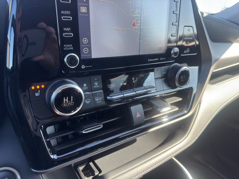 Used 2021 Toyota Highlander XLE image 20