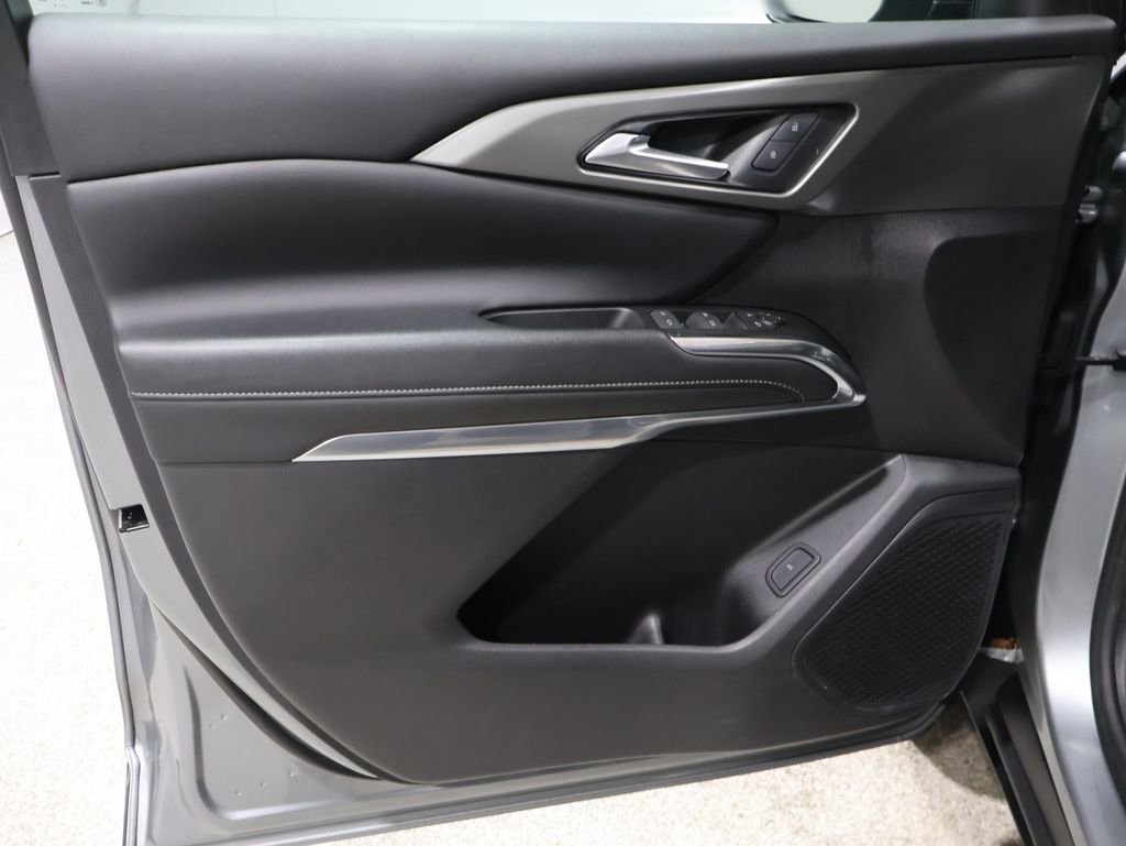 Used 2024 Chevrolet Traverse LT image 13