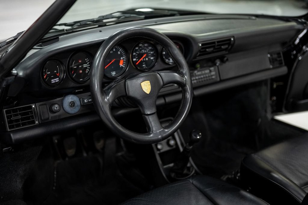 Used 1989 Porsche 911 Carrera RWD image 18