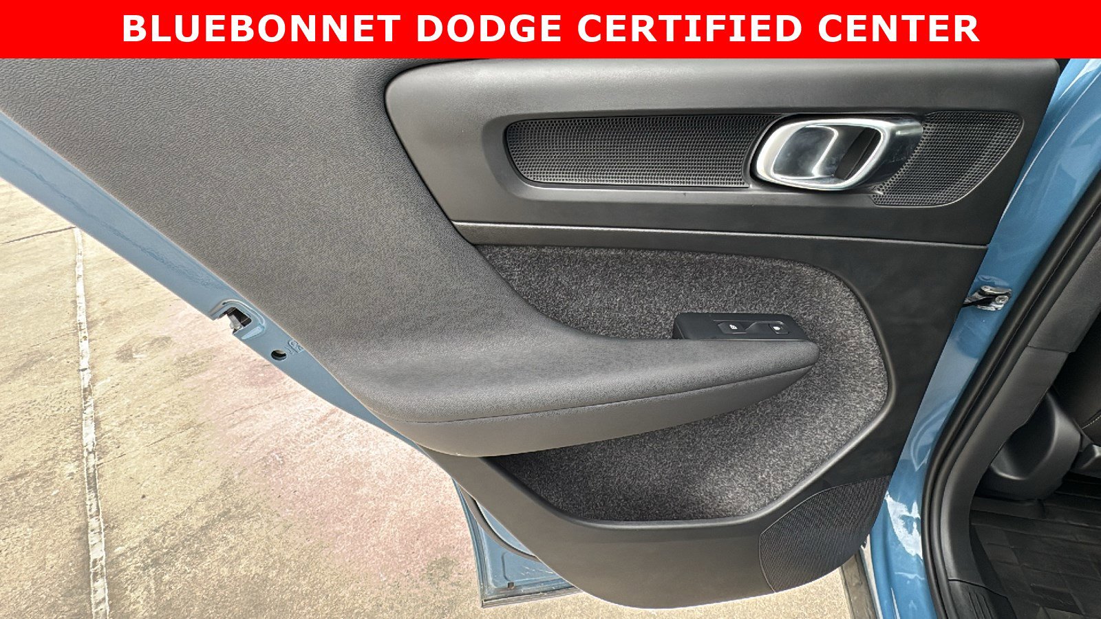 Used 2023 Volvo XC40 B5 Plus w/ Protection Package Premier image 16