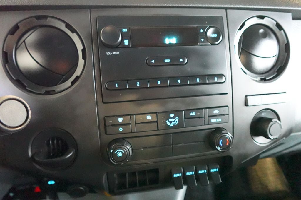 Used 2019 Ford F750 2WD Regular Cab Super Duty image 13