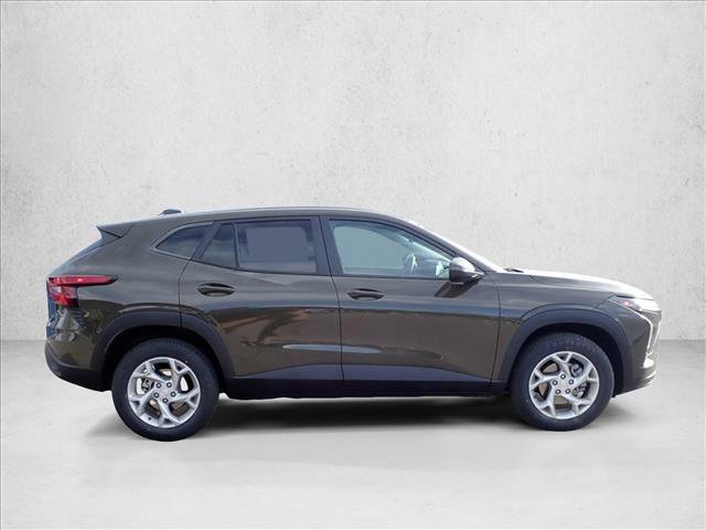 Used 2024 Chevrolet Trax LS w/ LS Convenience Package FWD image 5