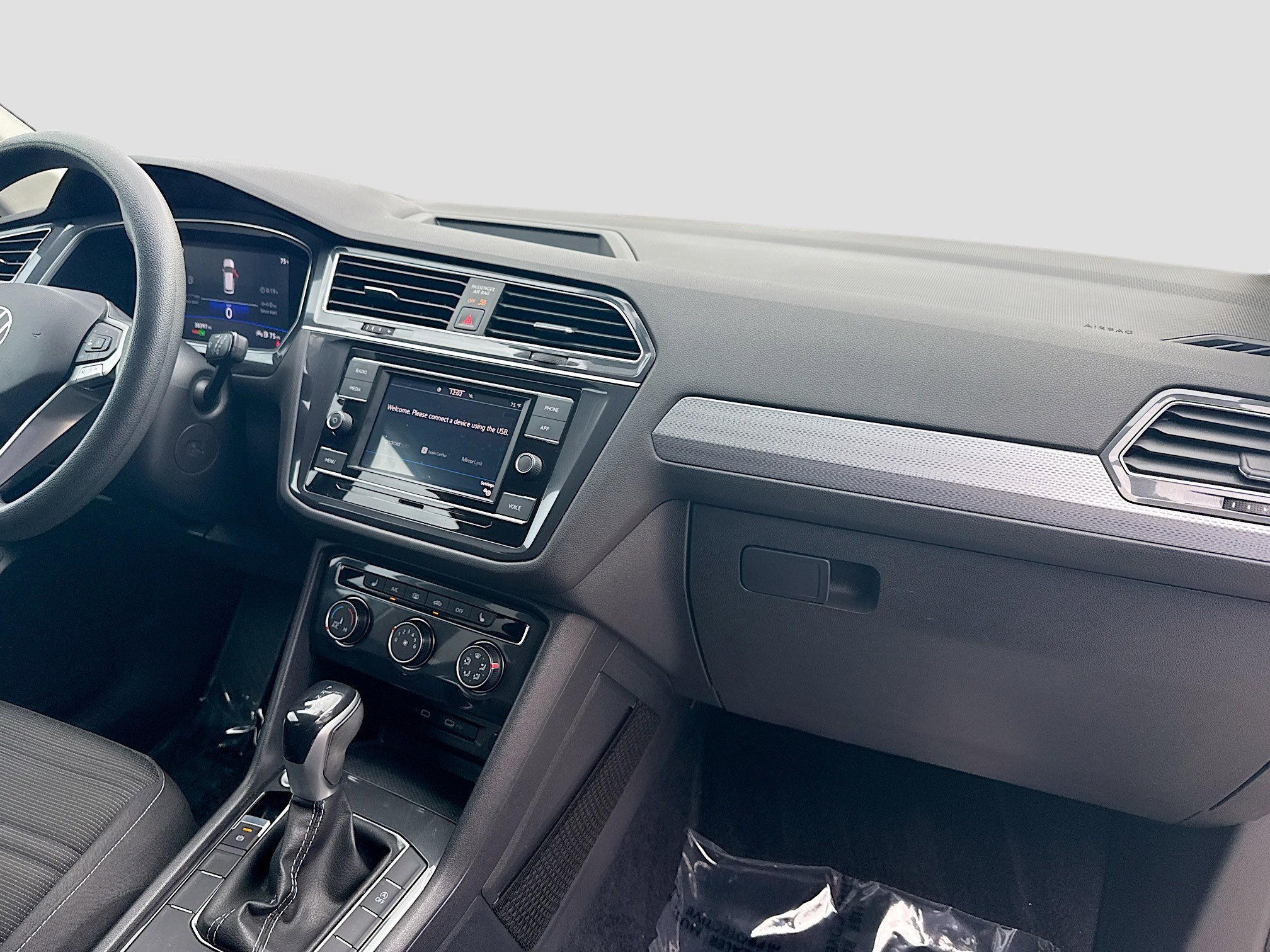 Certified 2022 Volkswagen Tiguan S image 33