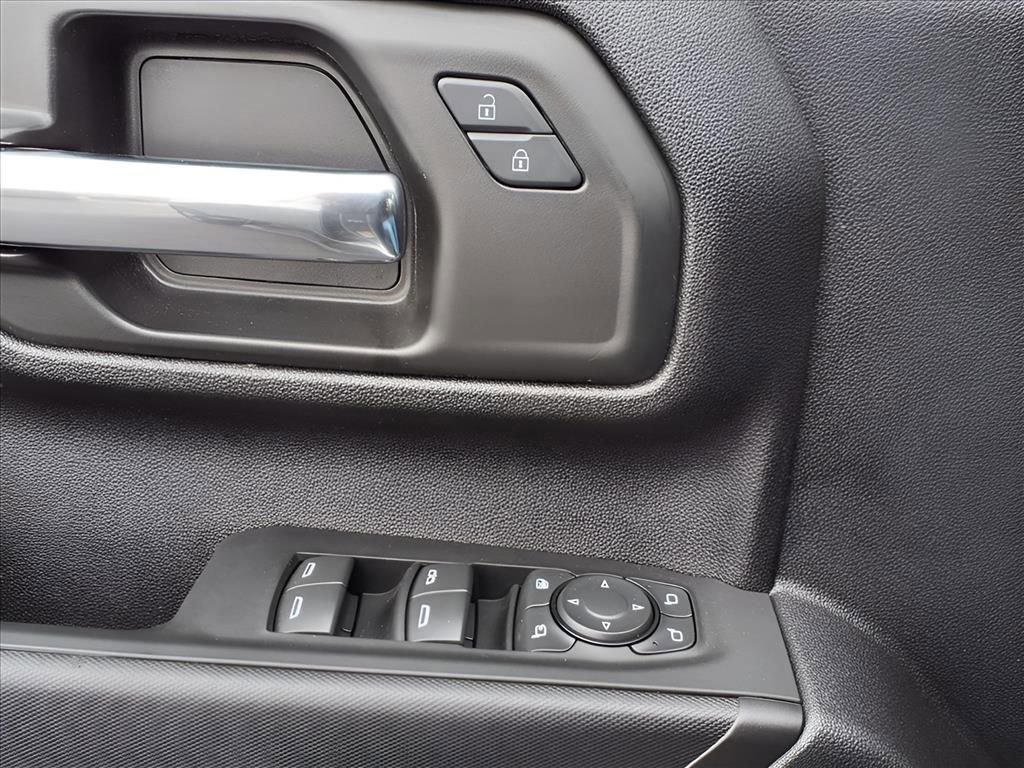 Used 2024 Chevrolet Silverado 2500 Custom w/ Custom Value Package image 16