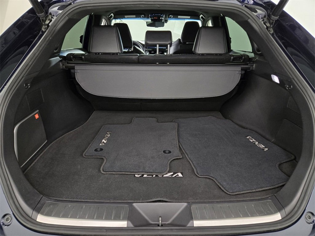 Used 2021 Toyota Venza Limited w/ Advanced Technology Package image 18