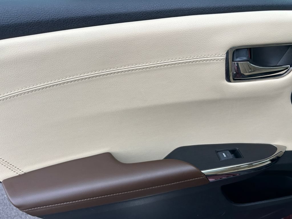 Used 2014 Toyota Avalon XLE FWD image 19