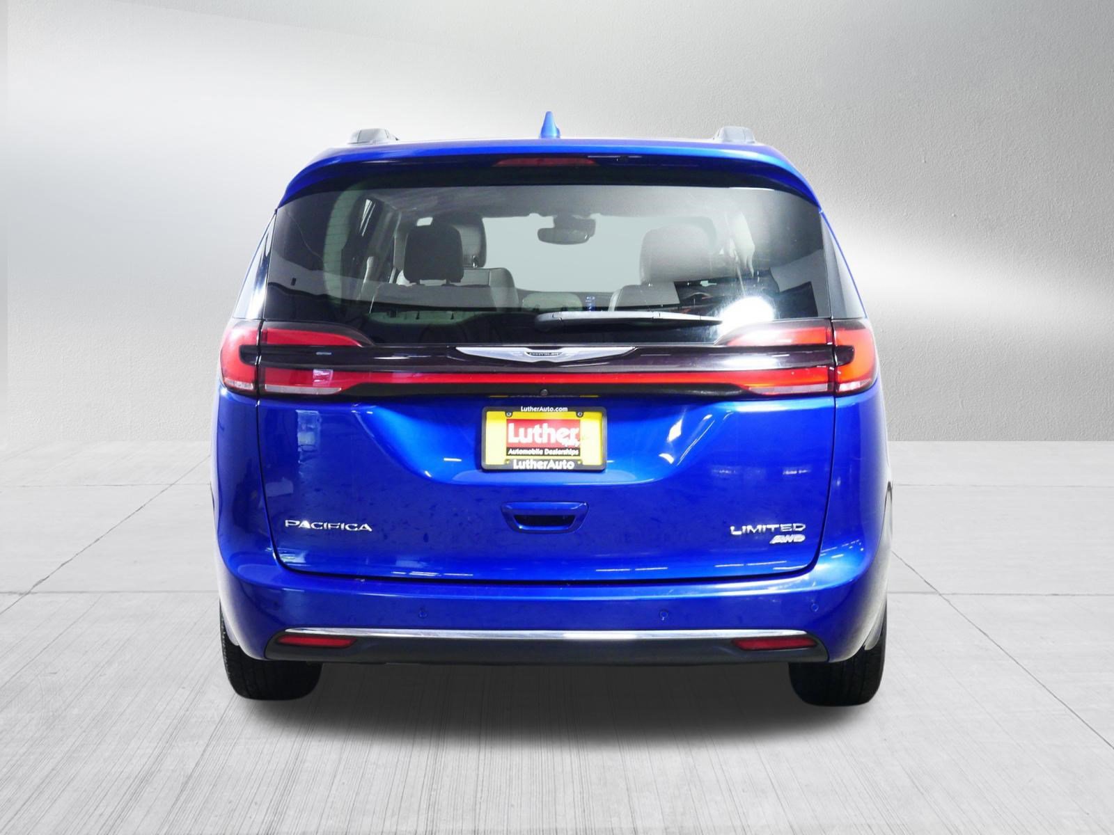 Used 2021 Chrysler Pacifica Limited AWD/4WD image 6