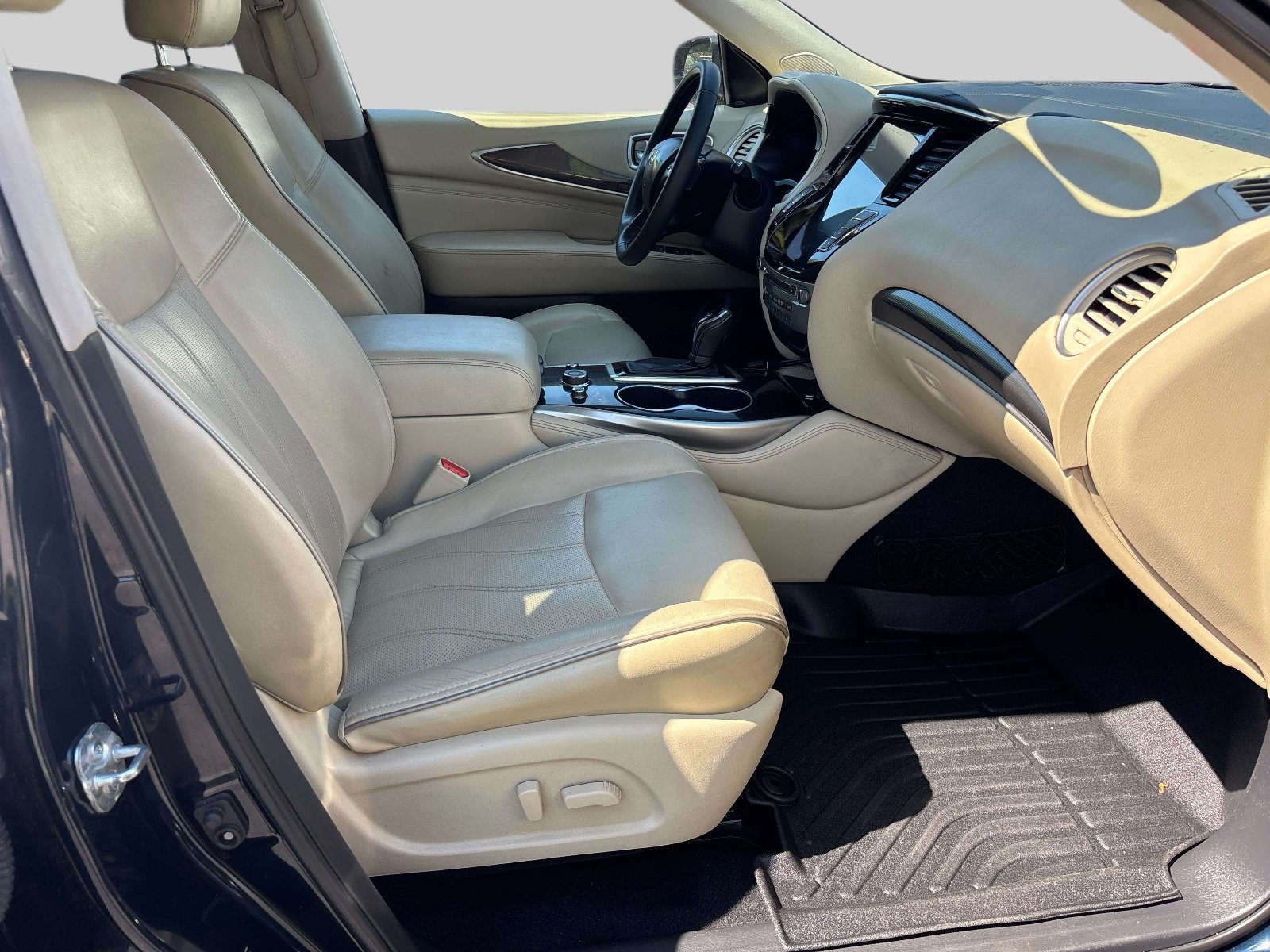 Used 2019 INFINITI QX60 Luxe w/ Essential Package AWD/4WD image 17