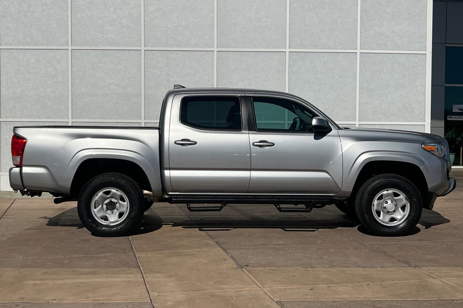 Certified 2017 Toyota Tacoma SR image 3
