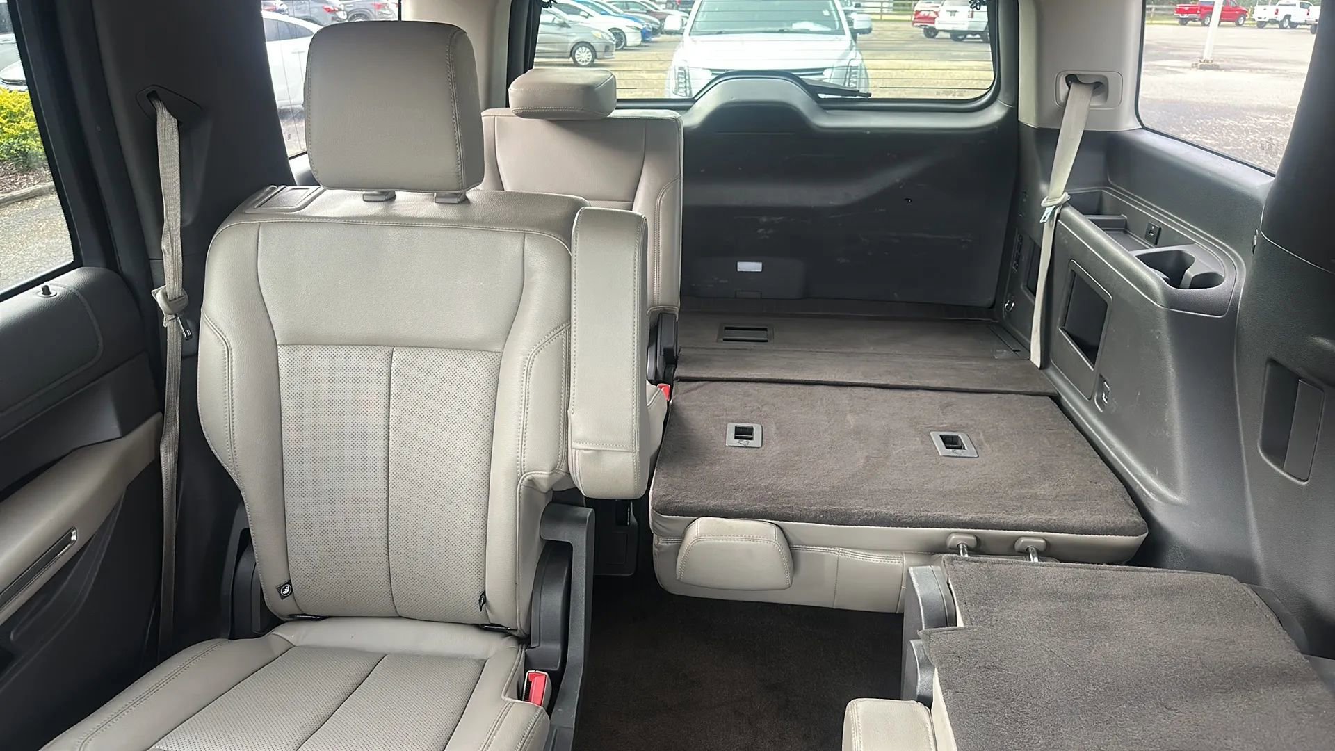Used 2021 Ford Expedition XLT image 16