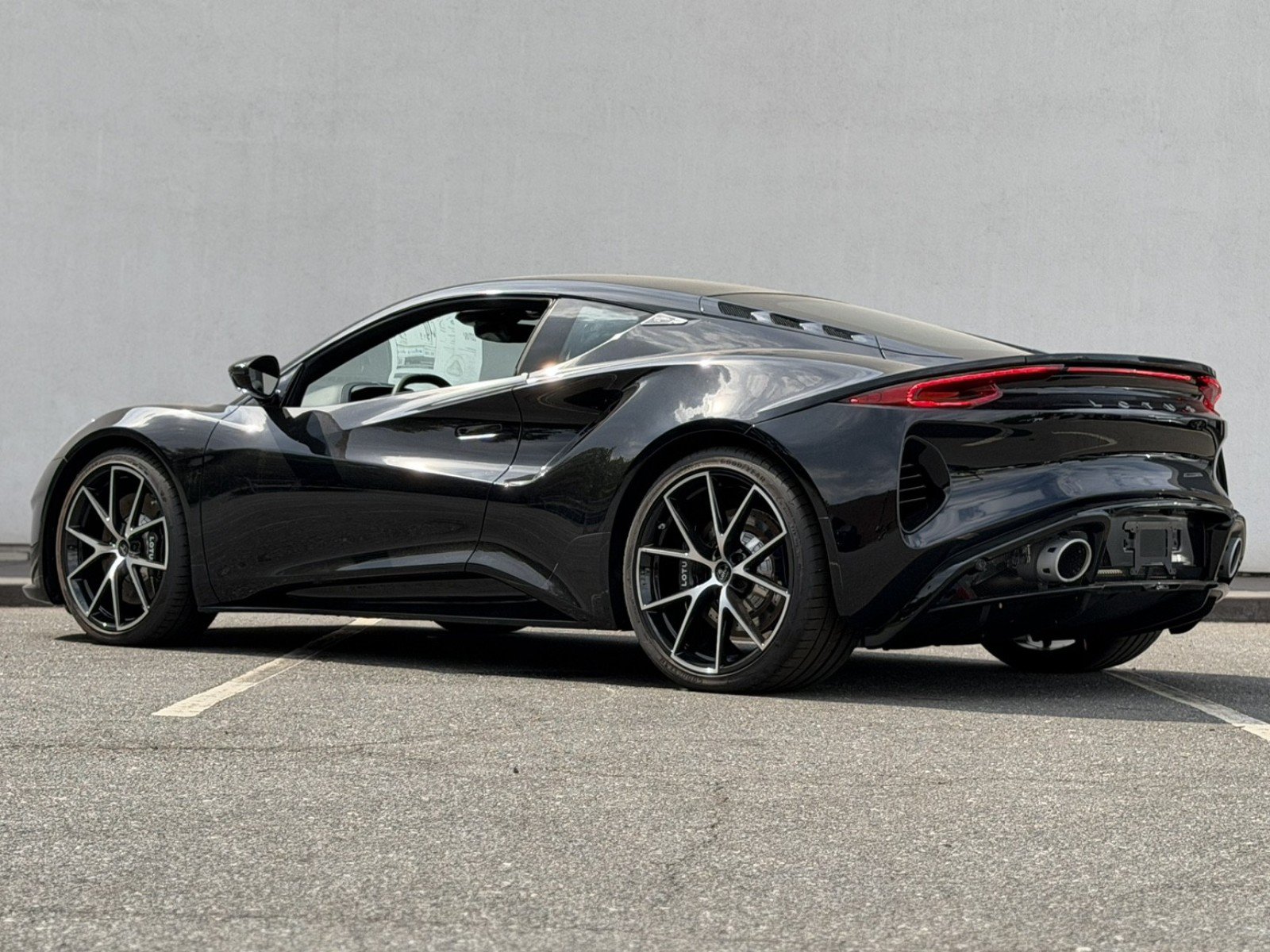 Used 2025 Lotus Emira RWD image 5