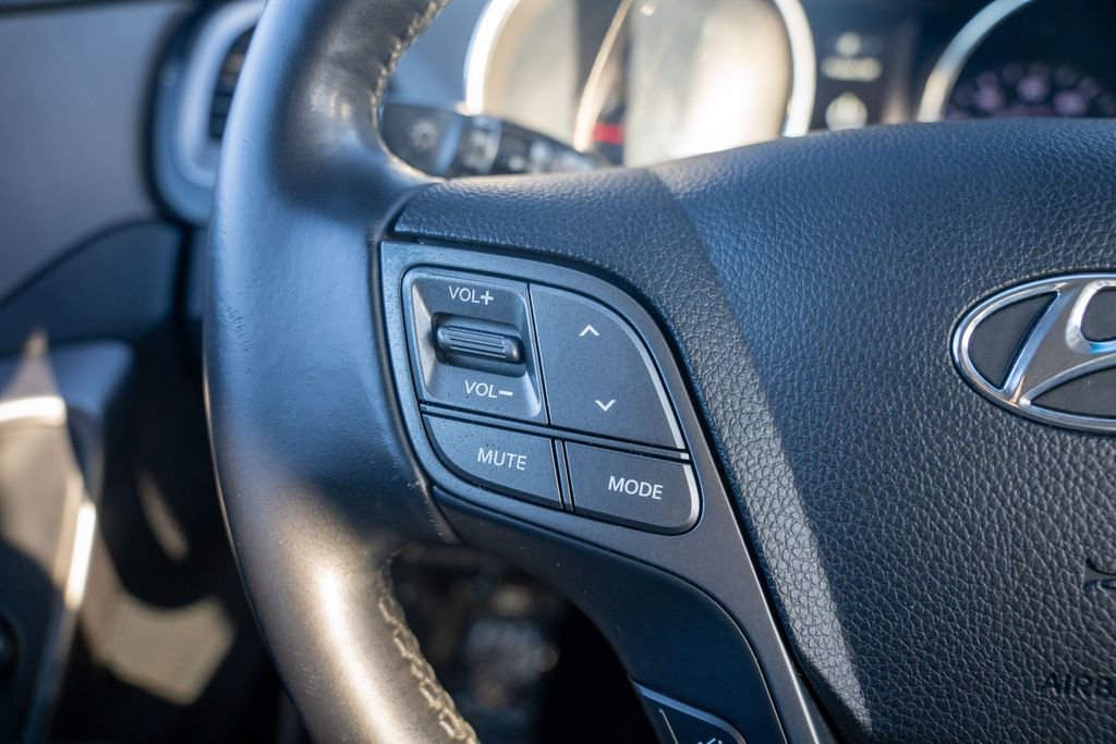 Used 2016 Hyundai Santa Fe Limited image 22