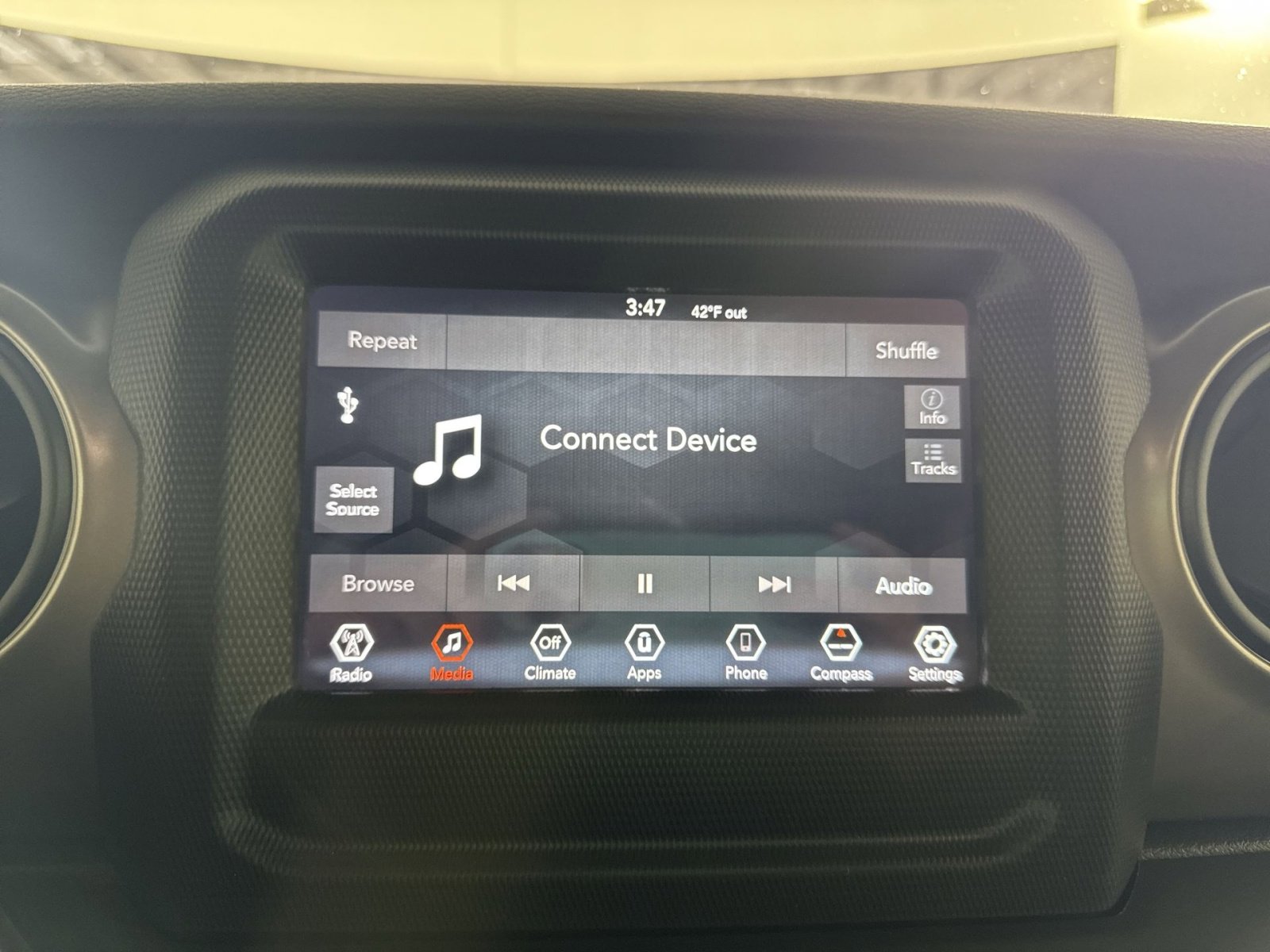 Used 2020 Jeep Wrangler Sport image 18