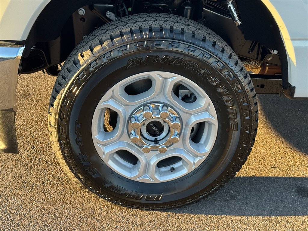 New 2026 Ford F250 XLT w/ FX4 Off-Road Package image 7