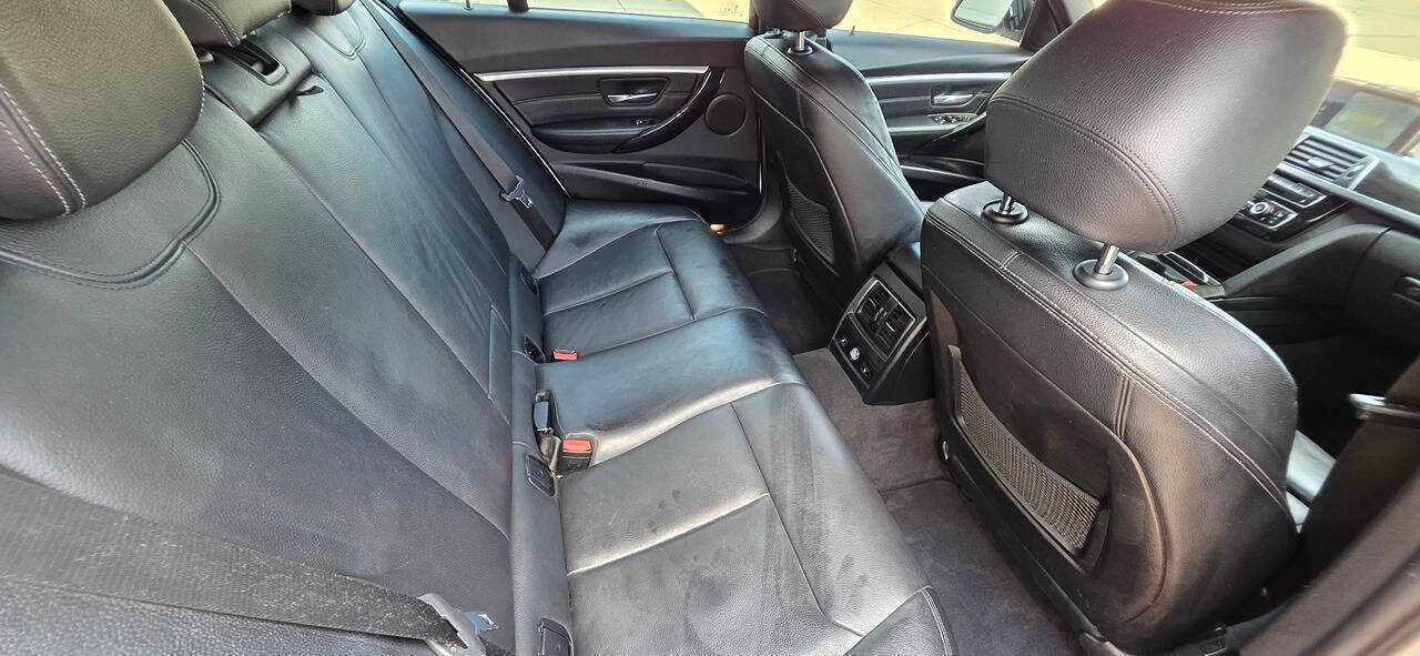 Used 2017 BMW 330i xDrive Sedan image 16